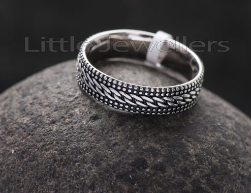 Men's link Design Ring in Oxidized Sterling Silver