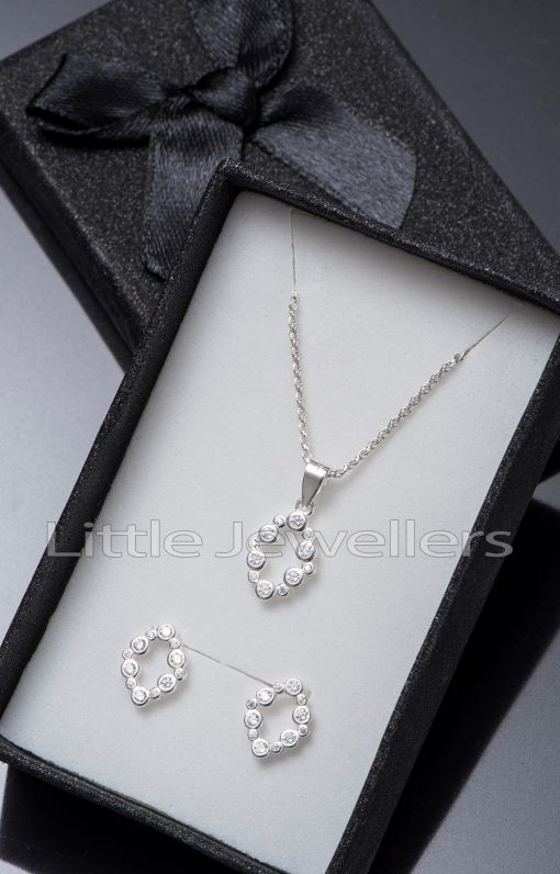 Dainty Oval Necklace And Earrings Set