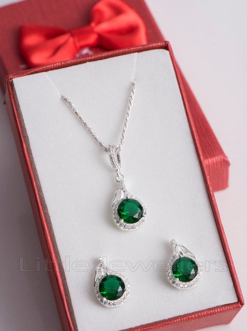 Cz emerald Jewelry set steals hearts