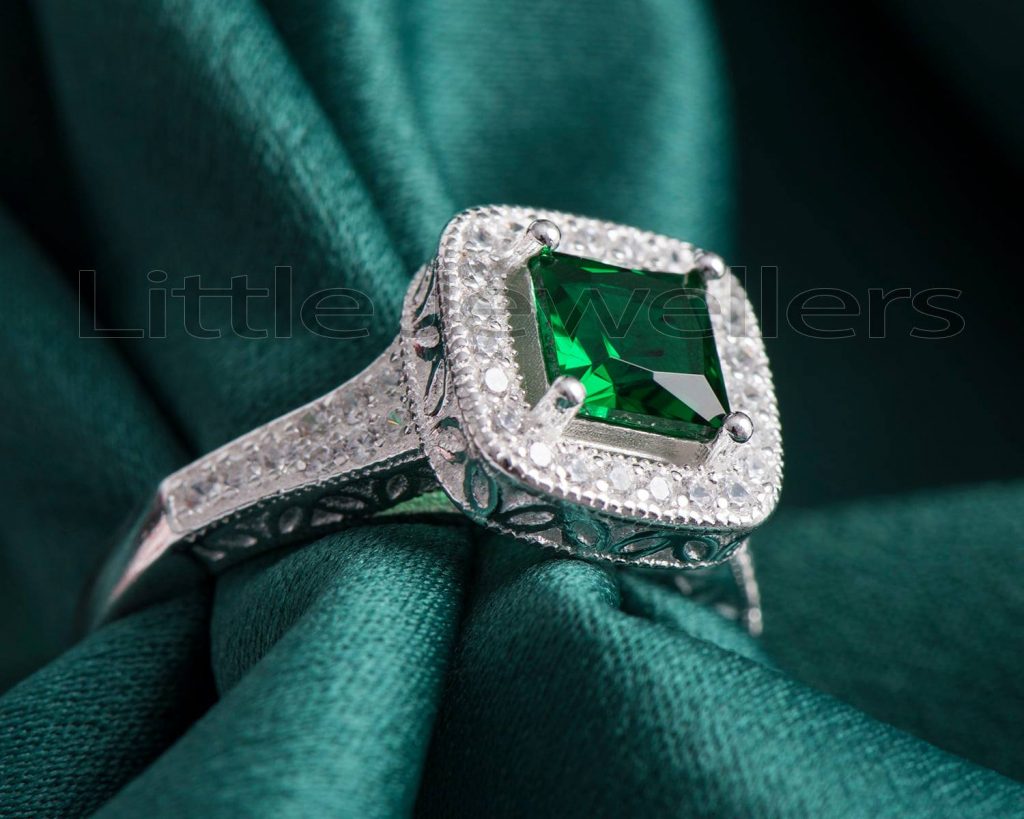 emerald engagement ring