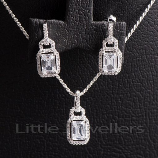 A luxurious Square shaped silver necklace set
