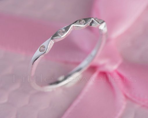 Charming silver ring
