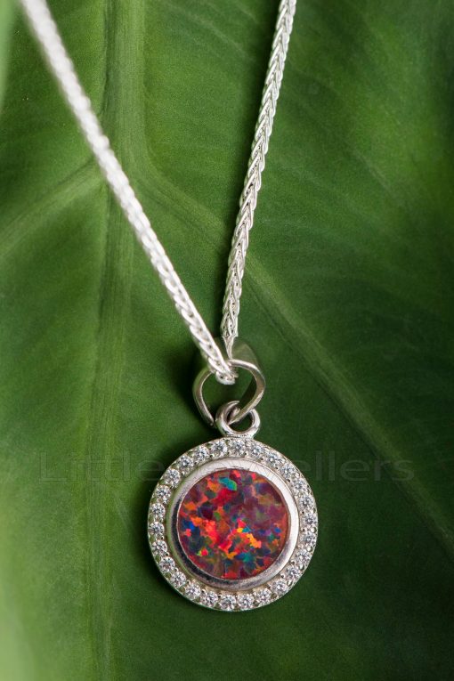 A dazzling & minimalist fire opal necklace that will complement any attire.