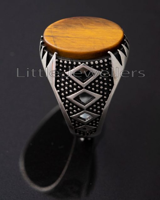 Create a classic & timeless look with this silver men's ring