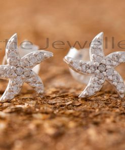 Explore the wonders of the ocean with this pair of Exquisitely detailed star fish stud earrings