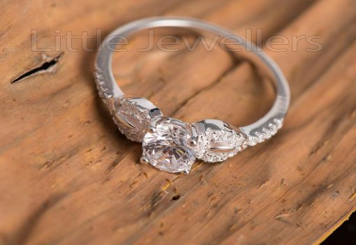 This lovely engagement ring has a simple & clean prong setting with a bright cz stone, making it an excellent choice for a bride-to-be.