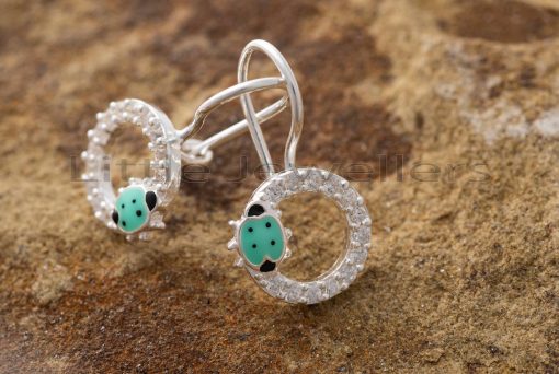  A cute pair of green ladybird earrings for children that feature a lever-back closure for secure and easy wear.