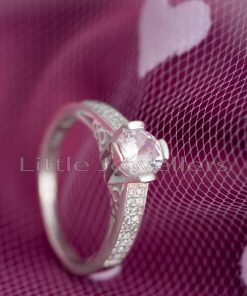 A classic solitaire engagement ring that has a chic and refined look