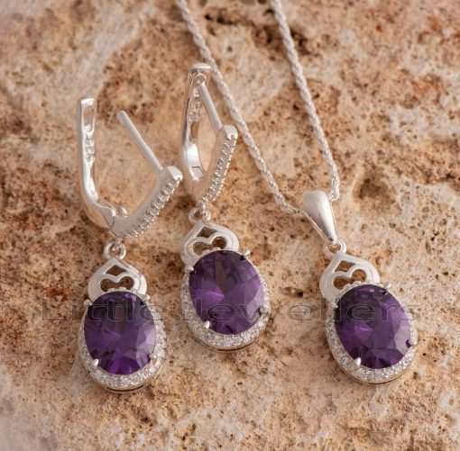 The delicate & lovely necklace features an oval-shaped cz amethyst piece that brings out your inner beauty.