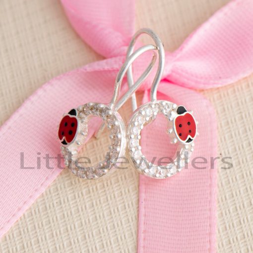  A charming pair of red ladybug earrings for children, that have a lever-back closure for secure & easy wear.