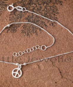 This delicate-looking link anklet will adorn your ankle. Made entirely of sterling silver