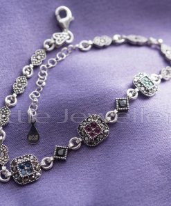 Complete any outfit with this beautiful & delicate marcasite bracelet