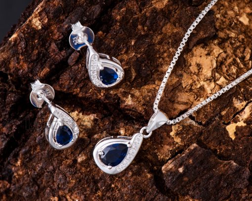 This delicate pear-shaped silver necklace has a blue zirconia stone, making it a versatile addition for any ensemble.
