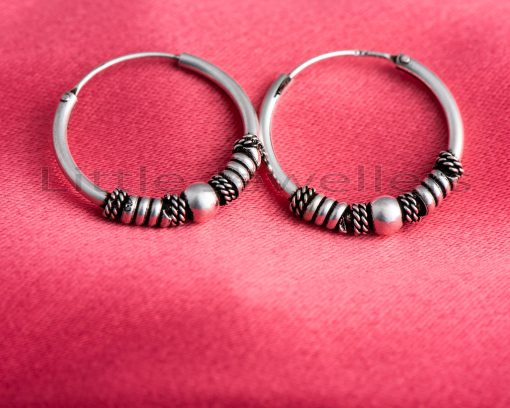 Keep things simple with these medium silver hoop earrings, which are classic & a must-have in any jewelry collection.