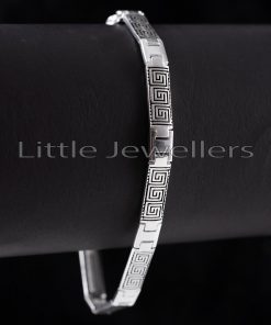 A handsome sterling silver and black pattern gents bracelet is the ideal way to show off your style.