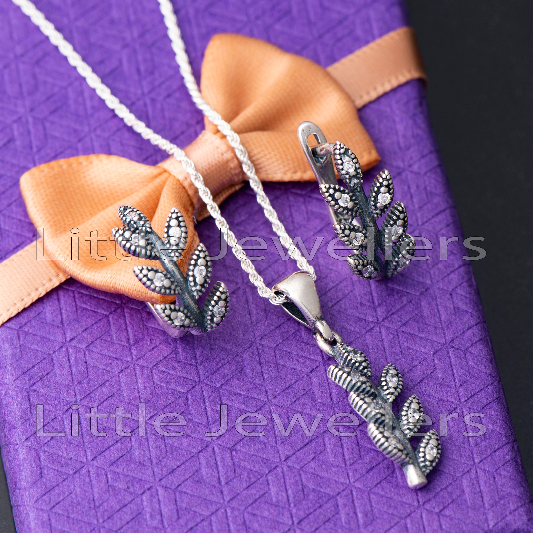 silver necklace set