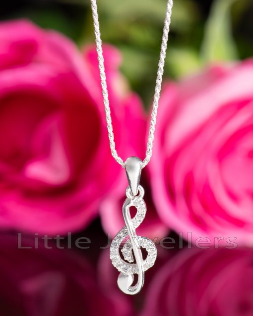 This sterling silver treble pendant and necklace is ideal for the music enthusiast in your life.