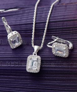 This elegant necklace has an emerald-cut rock surrounded by zirconia stones to add sparkle to your outfit. You can enjoy its beauty without concern because it is hypoallergenic and long-lasting!
