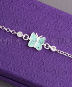 This beautiful sterling silver butterfly bracelet is perfect for your little one! A symbol of happiness and fun, it's a great choice for everyday children's jewellery.