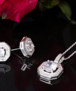 Make Mum feel extra special this Mother's Day with our exquisite silver jewellery set. Shop now and find the perfect token of your love and appreciation among our unique gifts in Kenya.