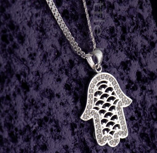 Our gorgeous silver hamsa pendant necklace is the perfect representation of abundance, positivity & femininity. Get this beautiful jewellery for women and fill your life with more joy and protection.