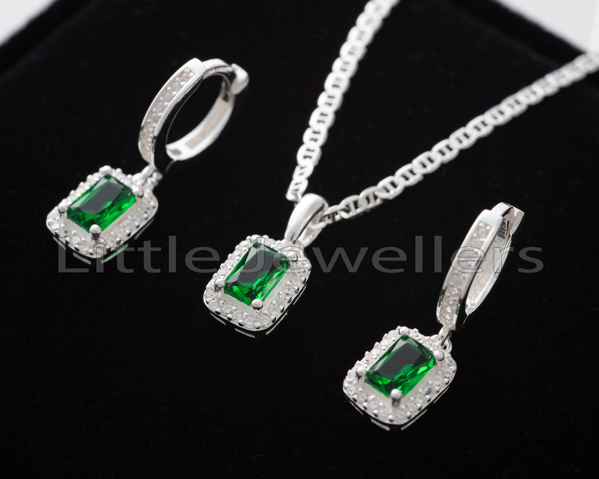 green silver necklace set