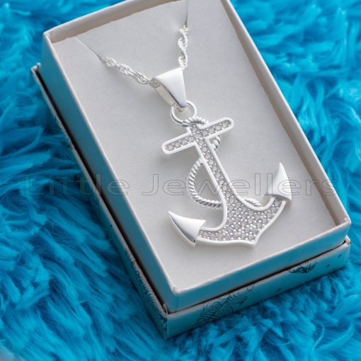 Look sharp and stylish with this fine jewellery for men. Our sterling silver anchor necklace with zirconia stones will add the perfect finishing touch to any look. Get yours today!