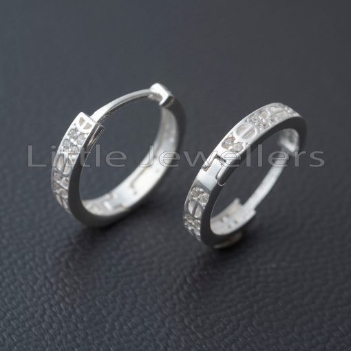 Our sterling silver loop earrings are the perfect accessory for any occasion. Stylish and comfortable, these earrings are specially made for those with sensitive ears. Make a statement and feel great!