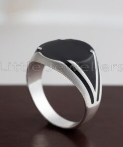 Get the perfect accessory for any occasion with this stylish & durable silver ring for men. Featuring a unique pattern & black center, Shop now for the best selection of men rings & silver jewellery.